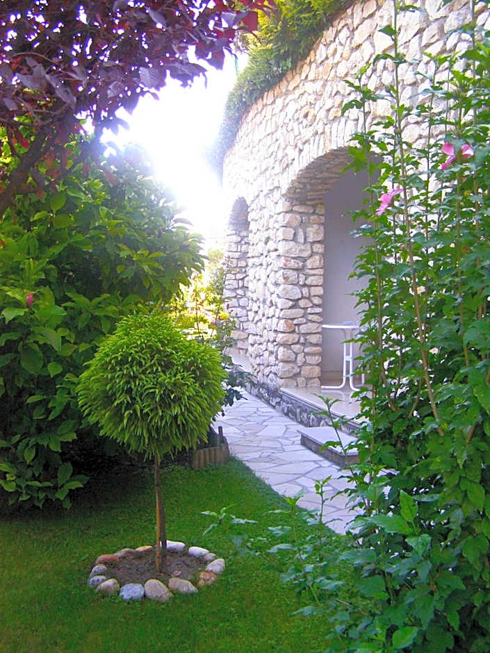 Steinhaus Bed & Breakfast