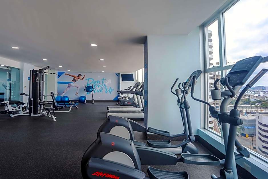 Wyndham Guayaquil, Puerto Santa Ana