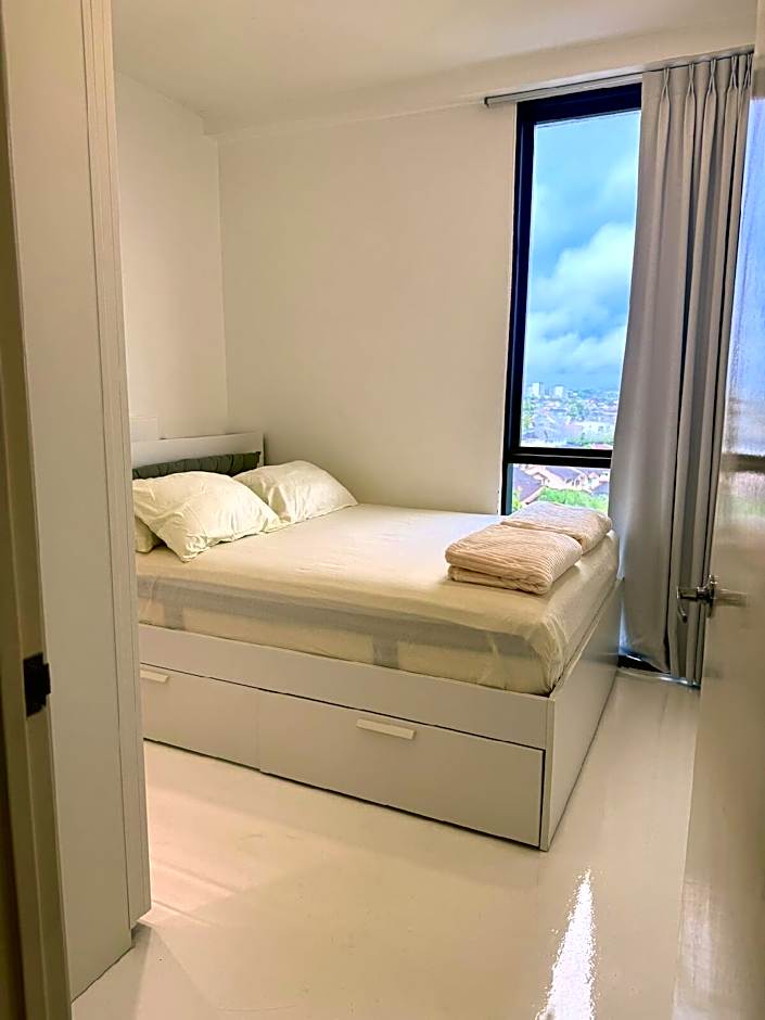 EMPORIUM,DELOFT@KUCHING(2R,3Beds,1Bath,4Pax)