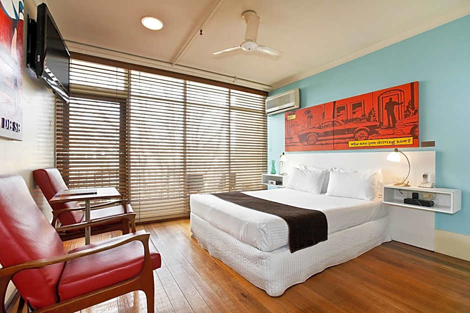 Tolarno Hotel