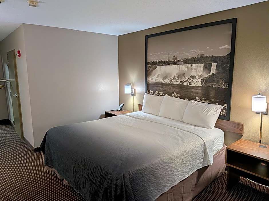 Super 8 by Wyndham Niagara Falls