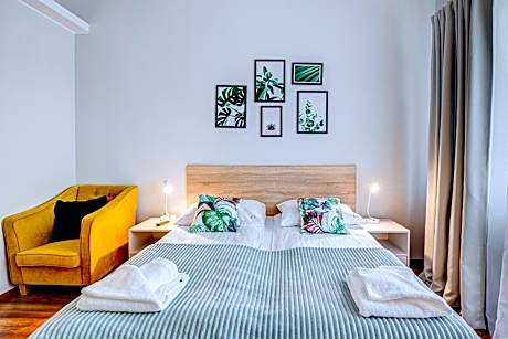 Deluxe Two-Level Apartment with Sauna and Billiards