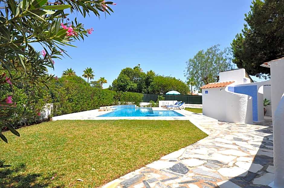 Delightful single-storey villa, private pool, free air conditioning and wifi