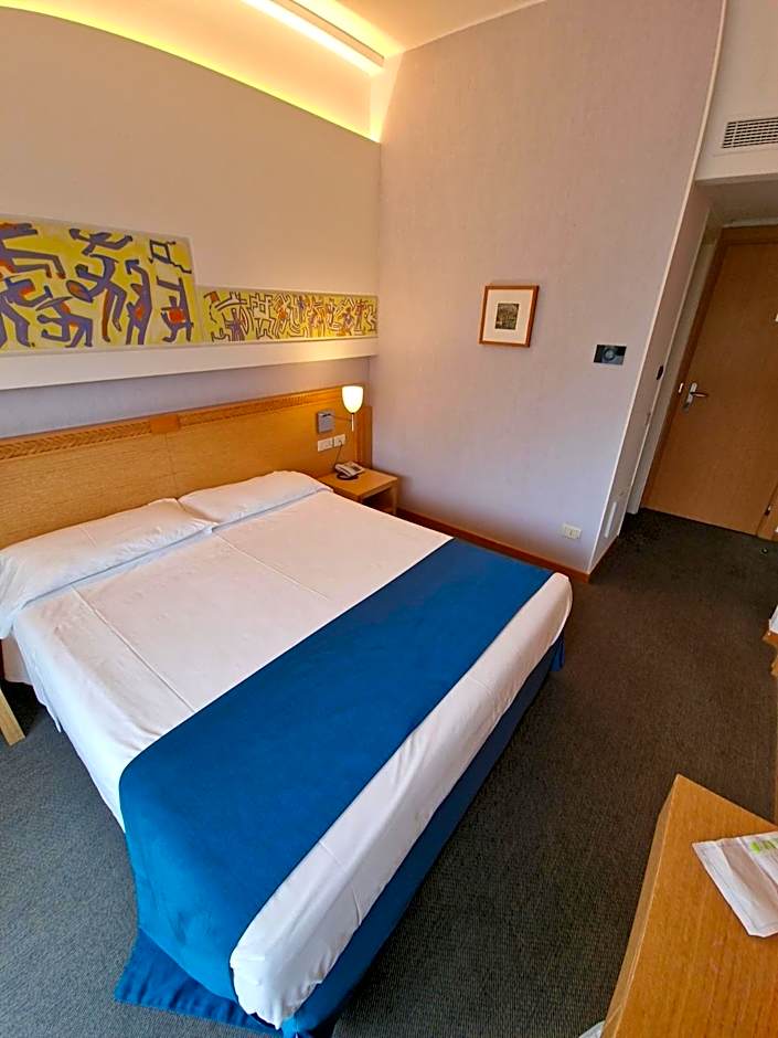 City Hotel
