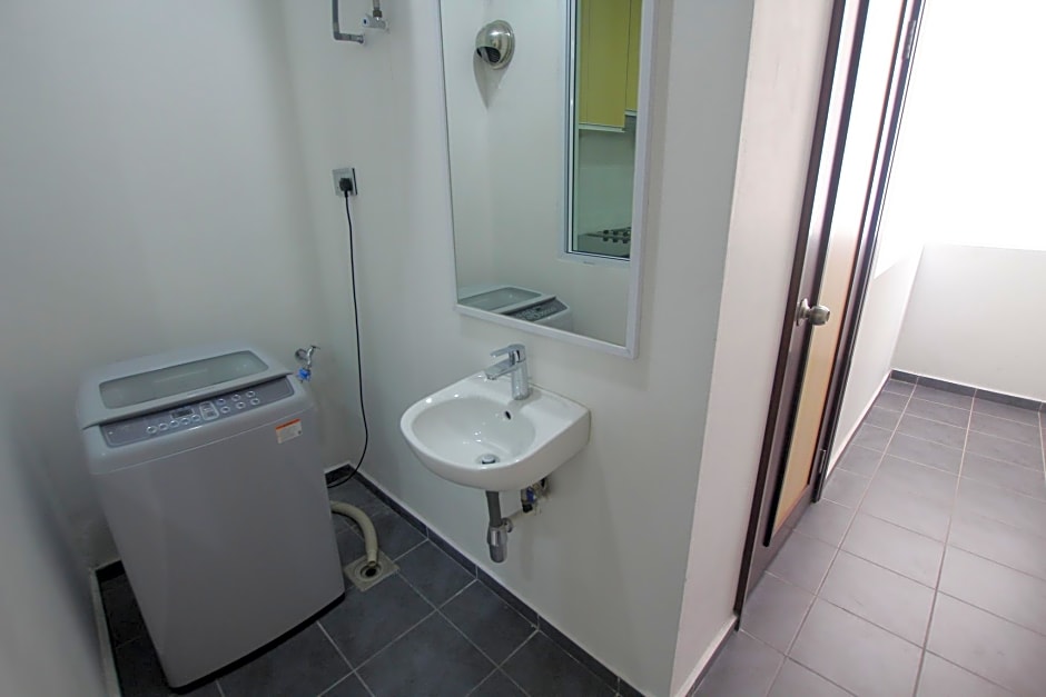 Imperial Suites Miri @ Diamond Tower Bay Resort Condominium