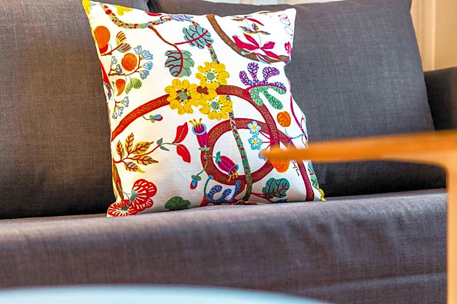 Alma Hotel - Boutique hideaway by the lake with rooftop and ladies-only wellness