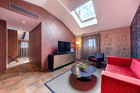 Suite La Universidad Spa Access