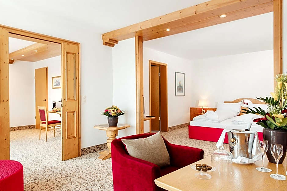 MAXIMILIAN Grand Hotel