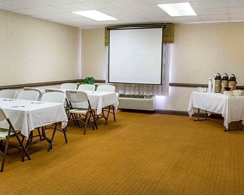 Wingate by Wyndham Dublin Near Claytor Lake State Park