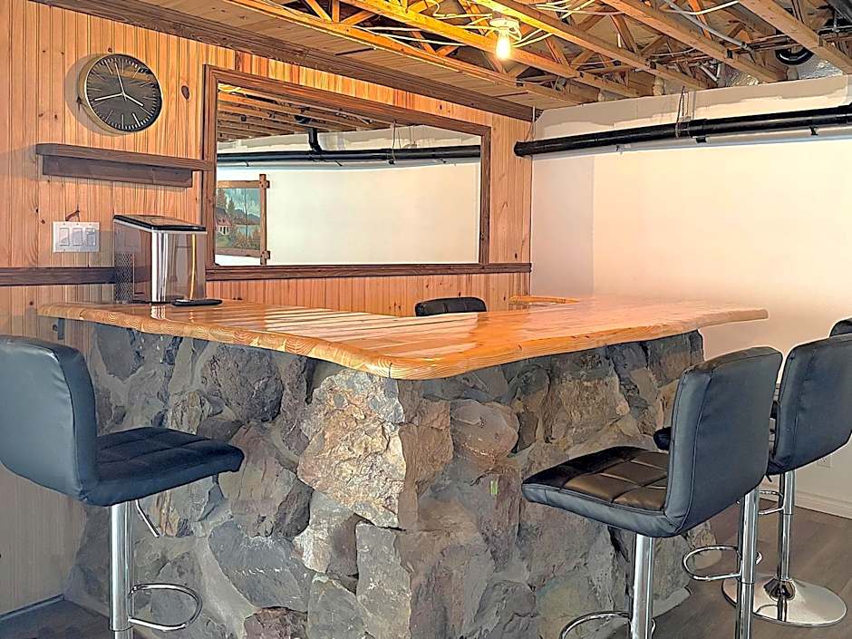 The Simeon - Upscale Bay Views by Doorbed