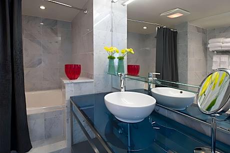Club King Suite