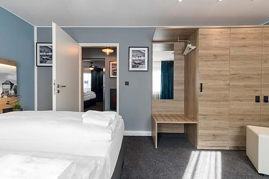 Riverview Apartments by dasPaul