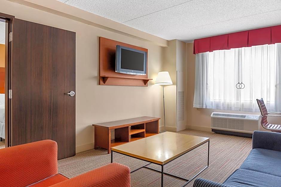 Radisson Hotel Detroit Metro Airport