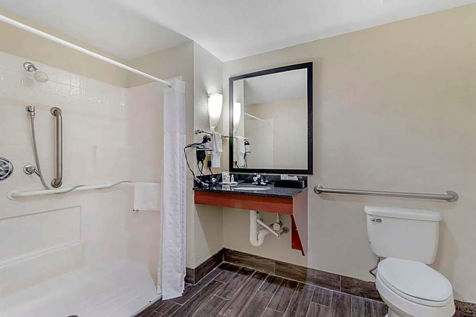 Comfort Suites East