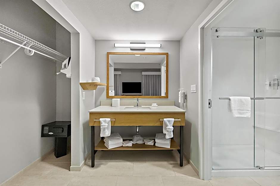 Hampton Inn & Suites Lancaster