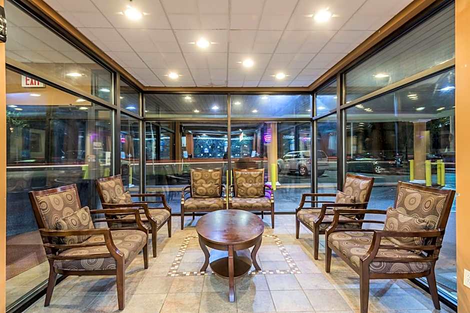 Days Inn by Wyndham Pittsburgh