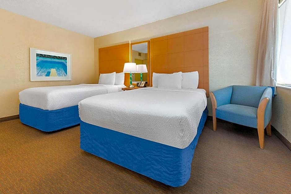 La Quinta by Wyndham Fort Lauderdale Pompano Beach – Fort Lauderdale, FL