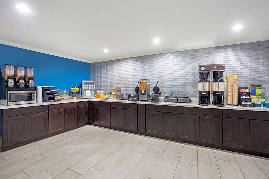 La Quinta Inn & Suites by Wyndham Everett