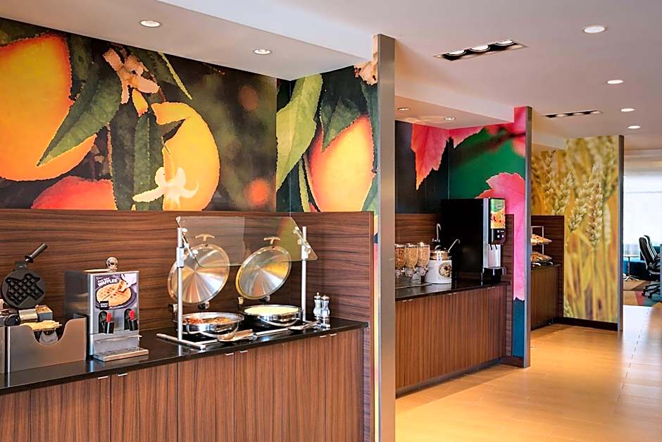 Fairfield Inn & Suites by Marriott Dallas West/I-30