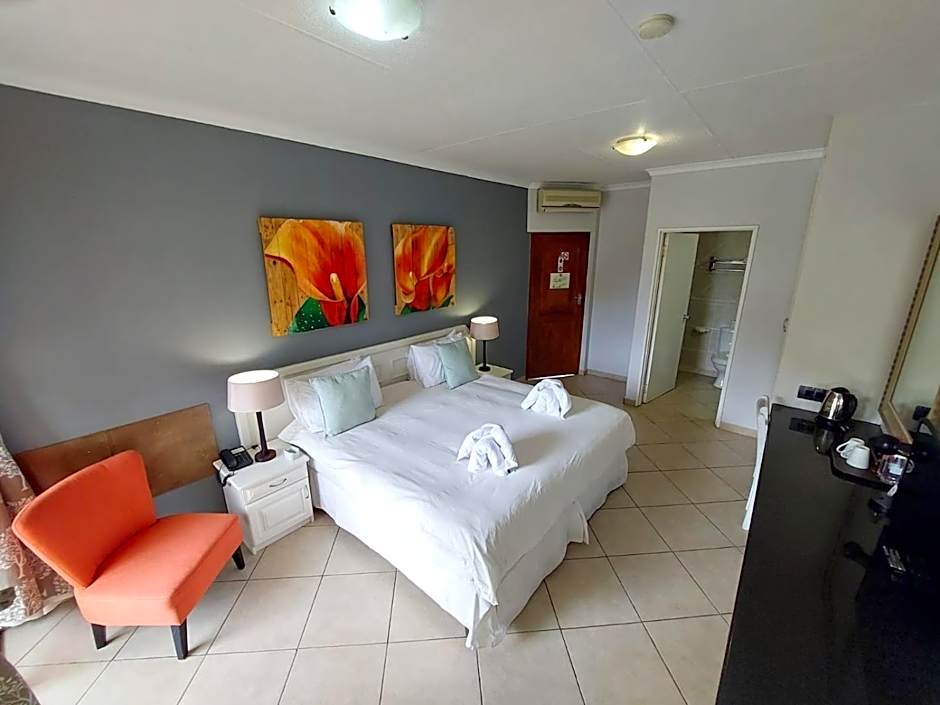 Elephant Lake Hotel