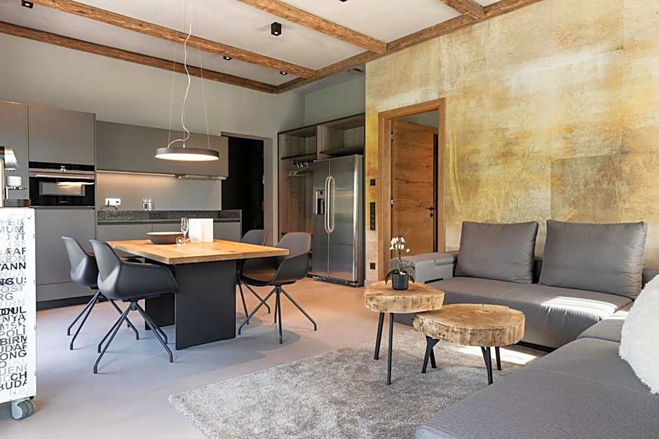 GOING TRIPLE A apartments EAST