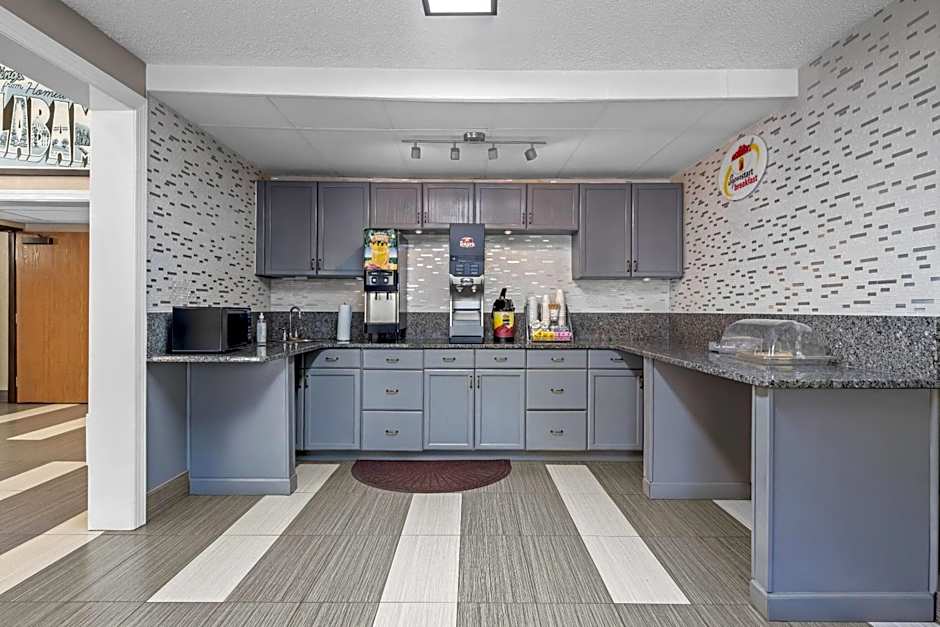 Super 8 by Wyndham Homewood Birmingham Area