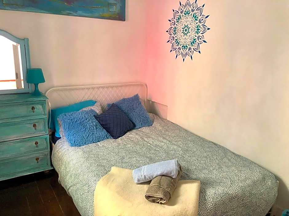 Buddha Bee - 18 to 35 years old only