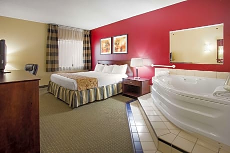 1 King Bed Suite Non-Smoking