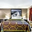 Super 8 by Wyndham Riviera Beach West Palm Beach
