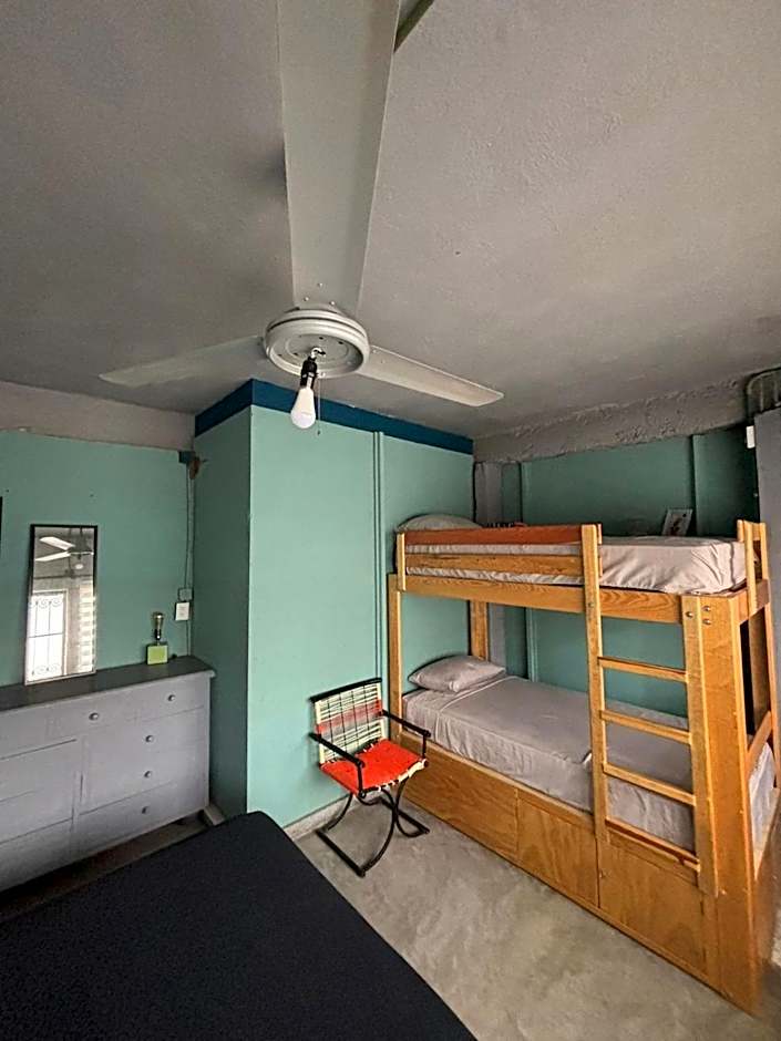 Canova Hostel & Pizza