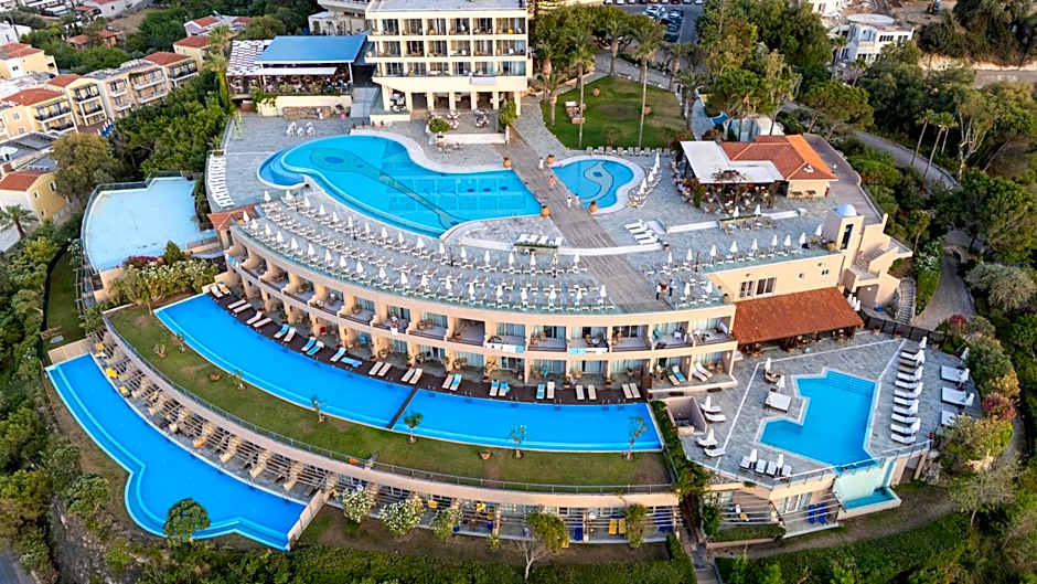 Leptos Panorama Hotel