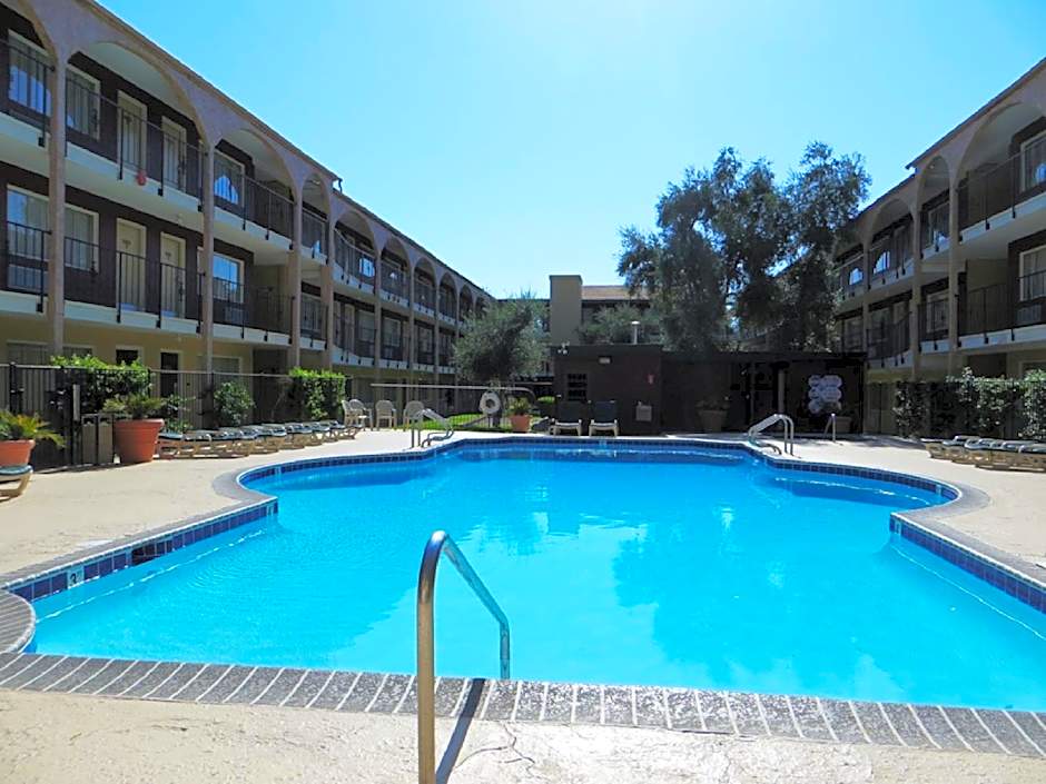 Mardi Gras Hotel & Casino