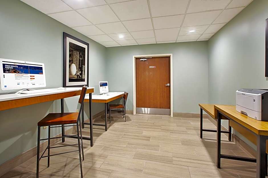 Holiday Inn Express Tiffin By IHG