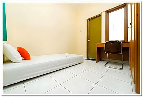 Koolkost Near Universitas Maranatha 2 Bandung (Minimum Stay 30 Nights)