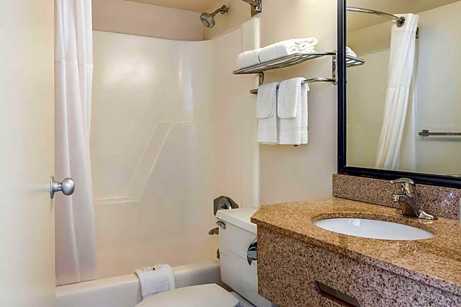 Quality Inn & Suites Indiana South