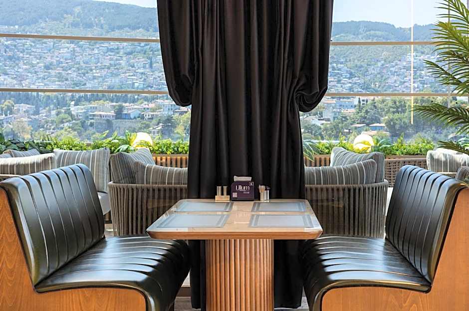 Lilium Hotel & Suites