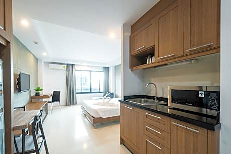 Standard Queen Room