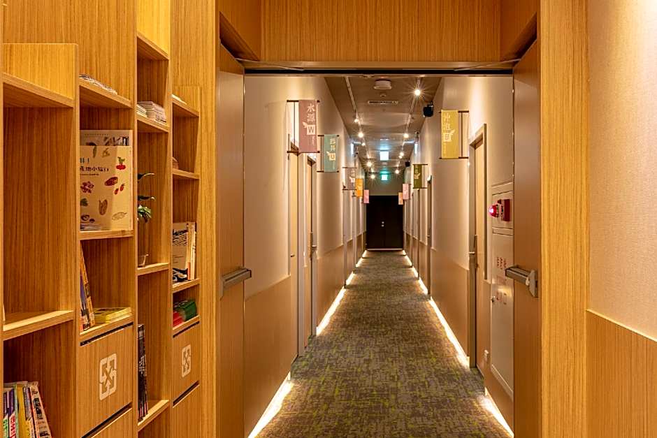 CHO Stay Capsule Hotel (Taoyuan Airport T2)