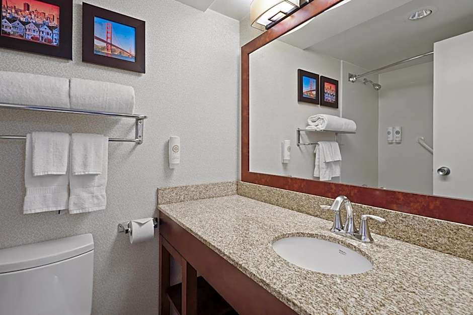 Comfort Inn By The Bay