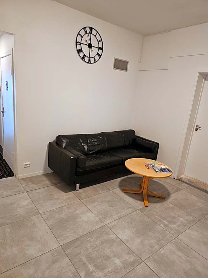 Brufjell Hostel & Parking