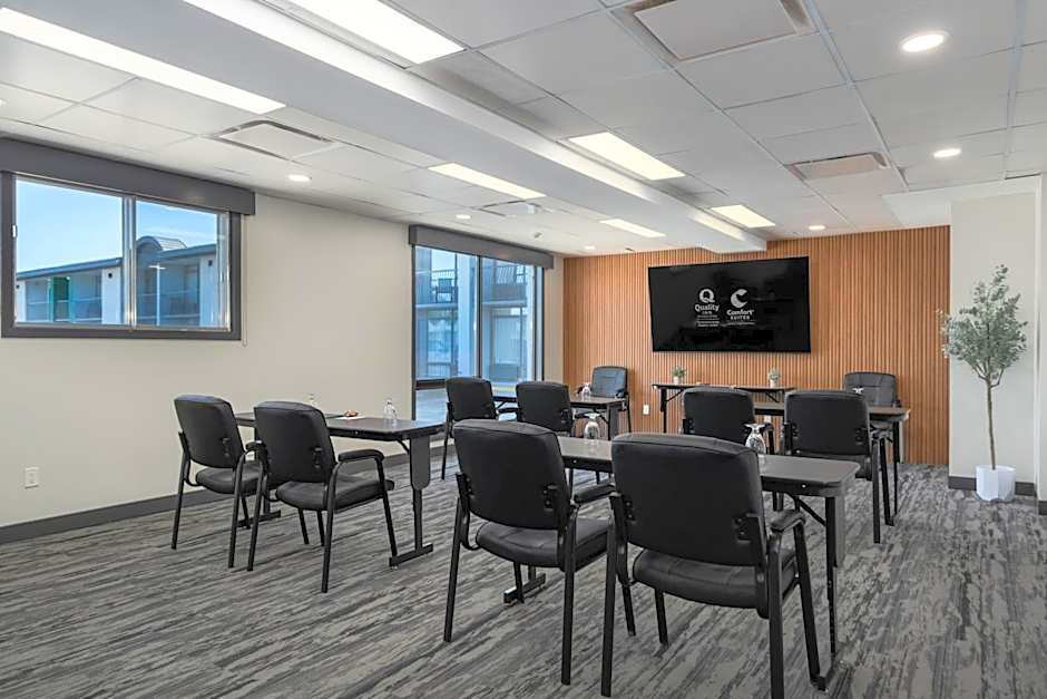 Comfort Suites Kingston Central