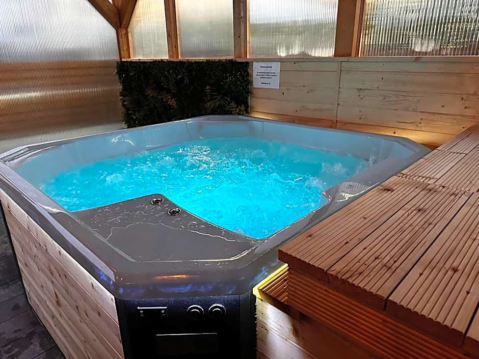 Domki Złote Piaski Kryty Basen Sauna Jacuzzi