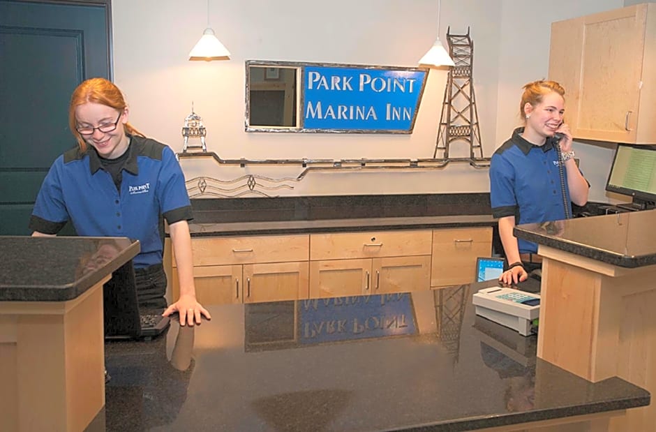 Park Point Marina Inn