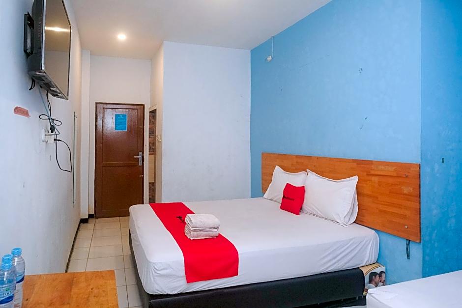 RedDoorz @ Jalan Brigjend Katamso Medan 2