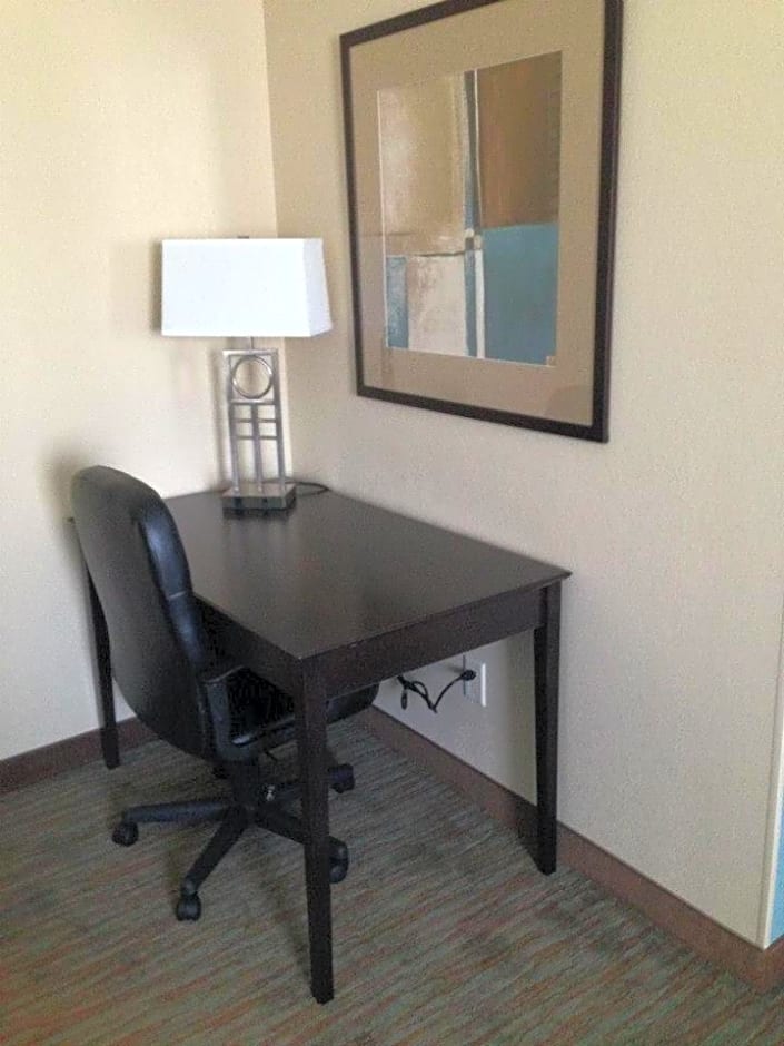 Cobblestone Inn & Suites - Fort Dodge