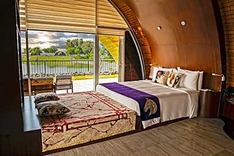 Deluxe Lake View Room