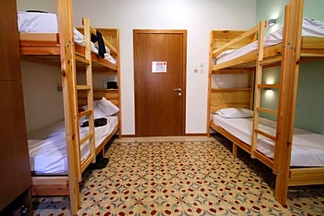 Bed in 4-Bed Female Dormitory Room with Private Bathroom