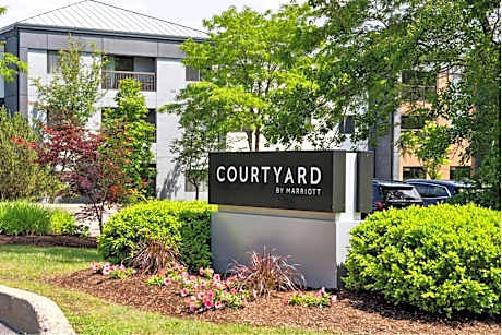 Courtyard by Marriott Burlington Williston