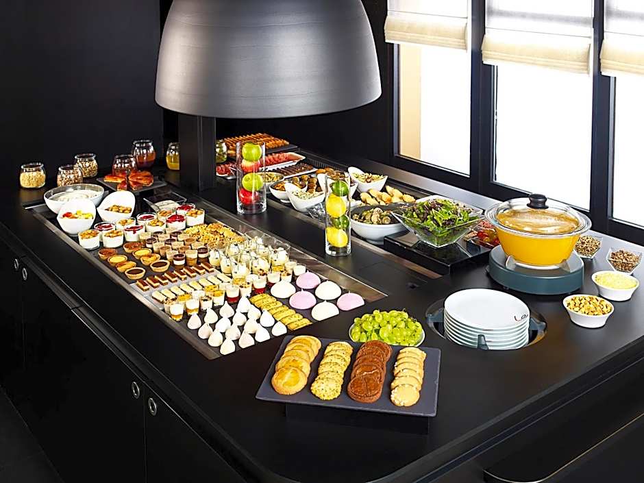 Campanile Calais Hotel