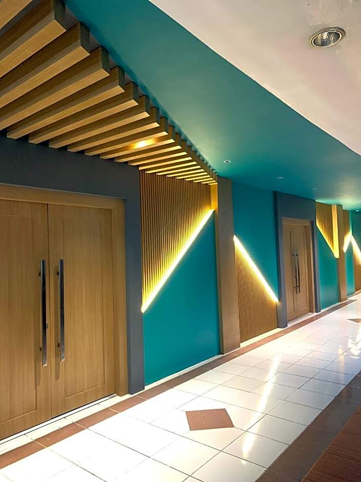 Alexander Hotel Tegal